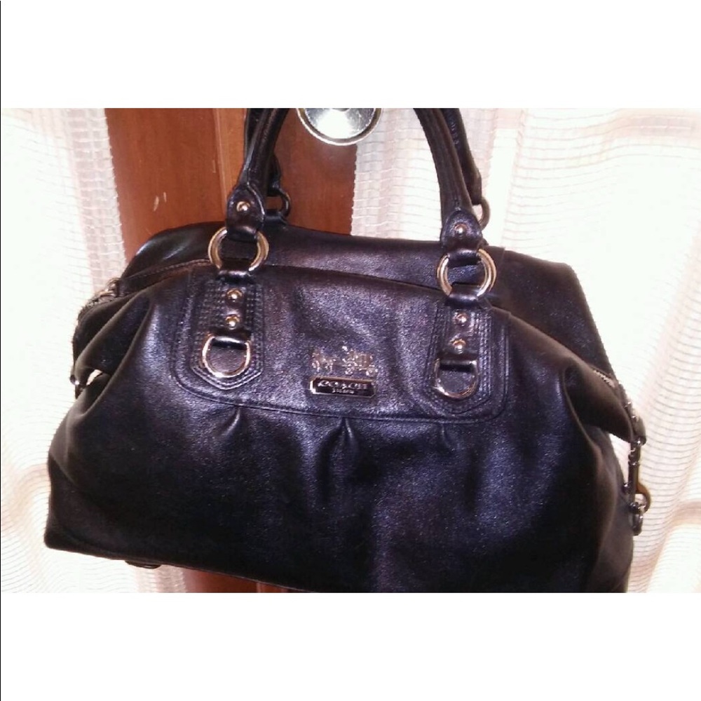 Couch black purse